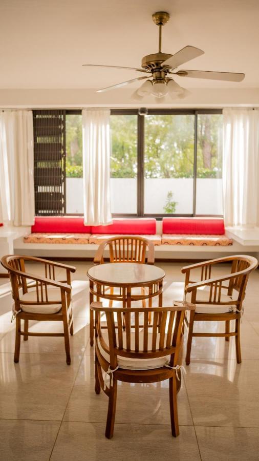 Villa Angelou - Sunlit Beach Getaway With Pool And Wifi Belle Mare Exteriér fotografie