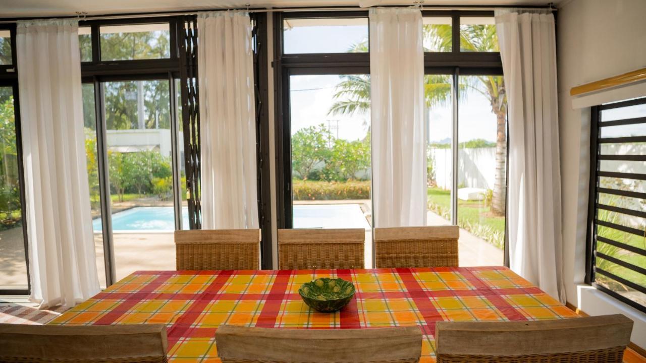 Villa Angelou - Sunlit Beach Getaway With Pool And Wifi Belle Mare Exteriér fotografie