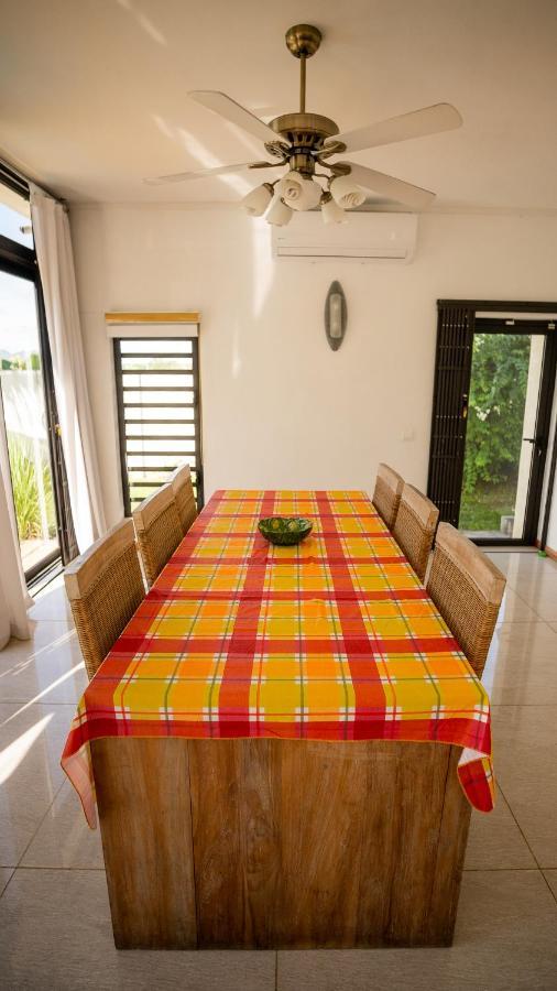 Villa Angelou - Sunlit Beach Getaway With Pool And Wifi Belle Mare Exteriér fotografie
