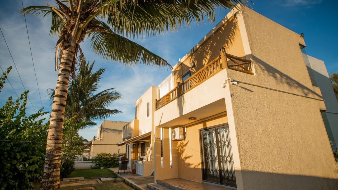 Villa Angelou - Sunlit Beach Getaway With Pool And Wifi Belle Mare Exteriér fotografie